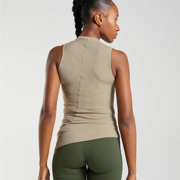 Gymshark asymmetric tank - Picture 2 of 5